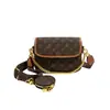 Bolsa Transversal Monica Qiqi Corrente Vintage 2026 Nova Moda Versátil Pequena Quadrada Feminina de Ombro de Luxo