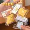 Juguete de apretar creativo para aliviar el estrés, amuleto de pan con forma de tostada, accesorio versátil y divertido para mochilas y llaveros