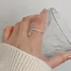 El mismo deslumbrante anillo de circón de Xiaohongshu, un diseño de nicho con alto valor estético, adecuado para el dedo índice, joyería versátil