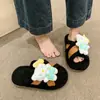 Chinelos Fofos de Desenho Animado para Calçar para Mulheres 2025 Outono e Inverno Novo Estilo Modernos Versáteis Antiderrapantes Peludos de Algodão para Mulheres