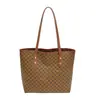 Bolsa Tote Simples Lisa Estilo Coreano de Cor Sólida para o Dia a Dia Primavera 2026 Nicho Casual Grande Capacidade Bolsa de Ombro para Trabalho e Deslocamento para Mulheres