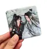 Insignia Cuadrada del 7º Aniversario del Maestro de Sutras Mágicos Wei Wu-Xian y Lan Wangji Hermoso Broche de Fan Art Decoración Coleccionable de Alto Valor