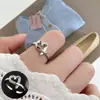 Anéis Minimalistas Foscos Escovados Empilháveis para Mulheres, Modernos Versáteis Design de Nicho Único Anéis Abertos Anéis para o Dedo Indicador Tendência