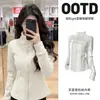 Top Corto Rojo de Forro Polar Ajustado para Mujer, Sudadera Gruesa de Forro Polar para Invierno con un Toque de Lujo