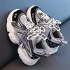 Zapatillas infantiles 2026 primavera y otoño zapatos tipo papá para niños zapatillas de correr de suela blanda de malla transpirable de moda zapatillas casuales para niñas