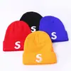 Gorra para Mujer Otoño e Invierno Moda Coreana Parejas Hombres y Mujeres Lana Tejida Gorra tipo Pullover Letra S Mismo Estilo que Yang Mi