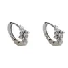 Pendientes pequeños de aro para mujer, estilo retro francés, simples, con incrustaciones de diamantes en forma de cruz, elegantes y de lujo ligero, versátiles con un diseño único