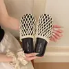 Sandalias de Verano Elegantes con Calados para Mujer 2026 Nuevas Súper Calientes Moda Zapato de Malla Punta Cerrada Mules