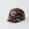 Gorra de visera de pato de moda versátil casual estilo coreano para proteger del sol y favorecer el rostro, gorra de béisbol a cuadros de nuevo diseño con bloqueo de color
