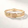 Nova Pulseira de Aço Titânio com Preço Especial para Mulheres em Formato de C Fashionável com Diamantes Resistente à Cor Alta Qualidade Joia para Melhor Amiga