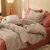 Juego de cuatro piezas de algodón, cerámico, engrosado, cálido, estampado cepillado, funda de edredón y sábana de algodón puro, juego de ropa de cama de tres piezas para dormitorio de estudiante