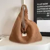 Bolso Tote de Lana de Cordero de Gran Capacidad para Mujer 2025 Otoño Nuevo Lona Felpa Textura de Alta Calidad Bolso de Hombro Único