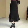 Diseño nuevo 2026, ribete de encaje patchwork, falda midi asimétrica, corte ajustado, que realza la figura, y presenta una cola de pez en el dobladillo