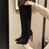 Colección Otoño 2026: Botas de Tacón Grueso hasta la Mitad de la Pantorrilla con Forro Interior Elástico, Diseño Irregular con Adornos de Diamantes, Moderno Patrón de Piedra y Punta Fina