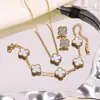 Acero de Titanio Chapado en Oro Transfronterizo Más Vendido Acero Inoxidable Pulsera, Collar, Anillo y Pendientes de Trébol de Cuatro Hojas Conjunto Fábrica al por Mayor