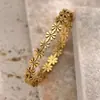 Pulseira Pequena de Margarida Cravejada com Diamantes, Pulseira de Aço Inoxidável de Alta Qualidade Transfronteiriça, Estilo de Nicho de Luxo Leve, Não Desbota, Joias Banhadas a Ouro 18K