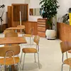 Mesas y Sillas Comerciales de Estilo Madera Natural Sencillo para Cafeterías, Tiendas de Té de Leche, Restaurantes de Comida Ligera y Juegos de Mesa y Sillas para Comedor Casual