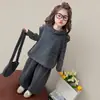 Conjunto de Lã para Meninas Outono 2026 Nova Moda Elegante Conjunto de Três Peças Listrado para Bebê Menina