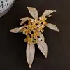 Nova Broche Borboleta de Alta Resistência Estilo Chinês, Acessório Luxuoso para Casaco e Terno, Broche de Alfinete Totalmente Cravejado Elegante e Exquisito