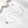 Collar Exquisito de Acero Inoxidable Europeo y Americano Incrustado con Circonita Triángulo Cadena Cruzada Versátil Colgante Cadena para Clavícula de Mujer Nicho Lujo Ligero