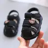 Sandalias para Bebé y Niño Pequeño con Suelas Suaves y Cómodas, Nuevo Estilo de Verano para Niños y Niñas, Cerradas en la Punta Anti-pateaduras Suela Suave Cinta Mágica Zapatos que Chirrían Modernos