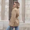 Gabardina retro FCB estilo "old money" con cordón para mujer, color caqui moderno otoño/invierno 2026, cintura entallada