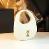 Bolso de Mano de Media Luna 2026 Nuevo Modelo Estilo Chanel Moda Diseño de Nicho Bolso de Hombro Debajo del Brazo Piel Genuina Lujo Ligero Acolchado Bolso para Mujer