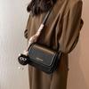 Bolso cuadrado pequeño de moda de celebridades de Internet, bolso cruzado combinable, nuevo bolso de hombro sencillo de estilo occidental para mujer de otoño 2022