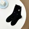 Meias de Novo Estilo para Primavera e Outono para Mulheres, Meias de Algodão que Absorvem o Suor e São Respiráveis, com Bordado de Desenhos Animados de Gatinhos e Filhotes, Meias de Cano Médio para Estudantes, Meias Casuais