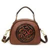 2025 Bolso Cruzado Nacional de Textura Transfronteriza Bolso de Hombro en Relieve Bolso Redondo Pequeño para Madres de Mediana Edad Bolso de Mano Versátil para Viajes