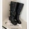Botas de Cavaleiro Ocidental 2026 Botas de Cano Médio Botas de Salto Grosso Retrô Francês Novo Outono/Inverno Fivela de Cinto Design de Cano Franzido