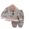 Traje de Niña para Primavera y Otoño Moda Bebé Niños Personalizado Tendencia Estilo Coreano Chaqueta de Encaje con Lazo Pantalones Deportivos