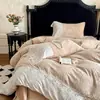 Juego de cuatro piezas de terciopelo de bebé de color verde claro de alta gama estilo francés con encaje, funda de edredón de terciopelo de leche, ropa de cama cálida de invierno