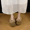 Zapatos slip-on estilo perezoso para mujer, novedad otoño/invierno 2026, suela gruesa antideslizante para uso en exteriores, zapatos casuales para niñas con hebilla metálica y diseño peludo