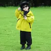 Chaqueta para Niños 2026 Nuevo Modelo Impermeable de Tres en Uno para Primavera y Otoño Cardigan Negro Elegante Superior para Niños