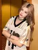 Camiseta de Manga Corta Estilo Jersey Retro Americano para Mujer Verano Estampado de Leopardo Cuello en V Contrastante Aspecto Adelgazante Secado Rápido Holgado Top Deportivo