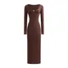 Vestido Sexy de Menina Apimentada com Decote V Profundo Fivela de Metal Manga Longa Outono Novo Estilo Slim Fit Elástico Fenda nas Costas Justo no Corpo Saia Longa