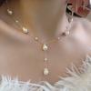 Cadena de clavícula con perla de estrella barroca para mujer, cadena de suéter de nicho de lujo ligero de alta gama, collar versátil de temperamento sexy