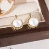 Brincos Elegantes de Pérola Microincrustada Estilo Lady Francês Moda Elegante Brincos Versáteis Luxo Leve Brincos de Alta Qualidade Atacado