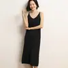 Vestido largo de punto grueso para mujer, cuello en V, de cachemir puro, de longitud media, ligero, lujoso, sin mangas, estilo minimalista, elegante, versátil