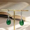 Brincos Tradicionais Estilo Chinês com Calcedônia Verde Gota d'Água Tendência Nacional, Brincos Completamente em Prata S925 com Textura Clássica, Presilhas de Orelha Femininas, Branco