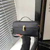 Bolso cruzado de mujer nuevo y moderno transfronterizo, bolso tipo baguette francés, diseño de nicho retro a la moda, bolso de hombro bajo el brazo, venta al por mayor desde el fabricante