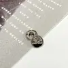 Fivela Redonda de Botão de Moda de Luxo com Vazado de Diamante e Coração para Suéter Jaqueta Camisa Fivela de Terno Fivela de Boutique