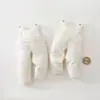 Macacão acolchoado quente para bebê, calça de algodão para criança pequena, calça de algodão para outono e inverno, calça longa acolchoada com abertura entre as pernas para bebê