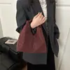 Bolso de Mano Casual Estilo Perezoso de Gran Capacidad Estilo Viajero para Mujer Tendencia 2025 Elegante Simple de Gama Alta