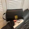 Bolsa de mão de luxo leve estilo coreano para atacado para mulheres, nova moda primavera 2026 bolsa de ombro com fecho de trava, bolsa transversal para o dia a dia