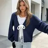 2026 Novo Cardigã Suéter Casaco Tricotado Feminino Solto de Manga Longa Estilo Europeu e Americano Decote V com Amarração Cor Sólida Top Casual