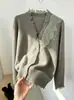 Gang Mi Apparel / Outono & Inverno 2026 Senso de Design Tricô de Renda Patchwork Suéter Feminino Único Lindo Top