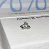 Colección de Brazaletes de Oreja Verde Fresco de Primavera: Aretes de Acero de Titanio Color Verde Menta Transparente con Aretes de Trébol de Cuatro Hojas Microincrustados