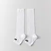 Meias de Meia-Perna para Mulheres, Meias Largas Estilo Miu, Meias Finas com Listras Verticais Estilo Ballet com Pé e Letras, Meias de Cano Médio